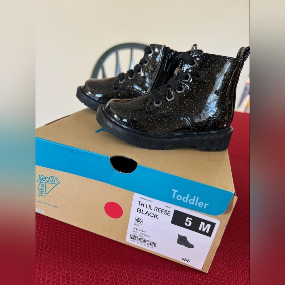 Thereabouts Toddler shoes NWOT